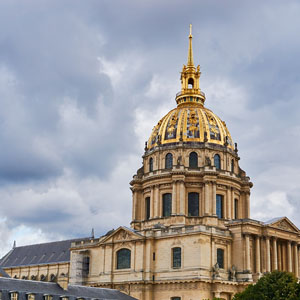 pyramid louvre