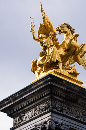 pyramid louvre